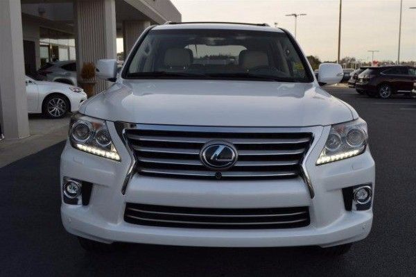 Like New 2014 Lexus LX570