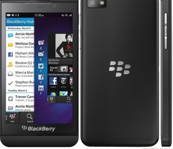 BlackBerry-9900-BOLD-White- and BlackBerry Z19-