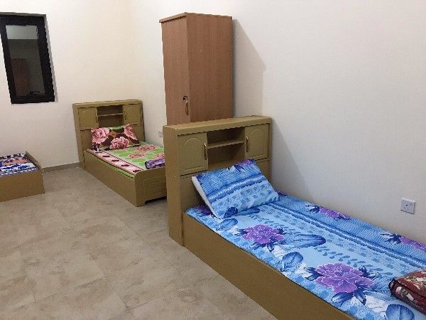 يوجد لدينا سكن للشباب و سكن للبنات في السيليكون دبي Bed Space in silic